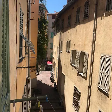 Coeur Vieux Joli Traversant Nizza