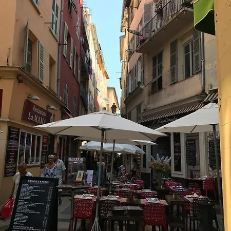 Coeur Vieux Joli Traversant Nizza