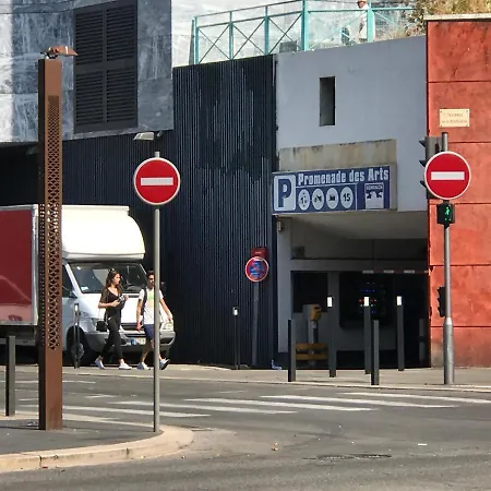 Apartament Coeur Vieux Joli Traversant *